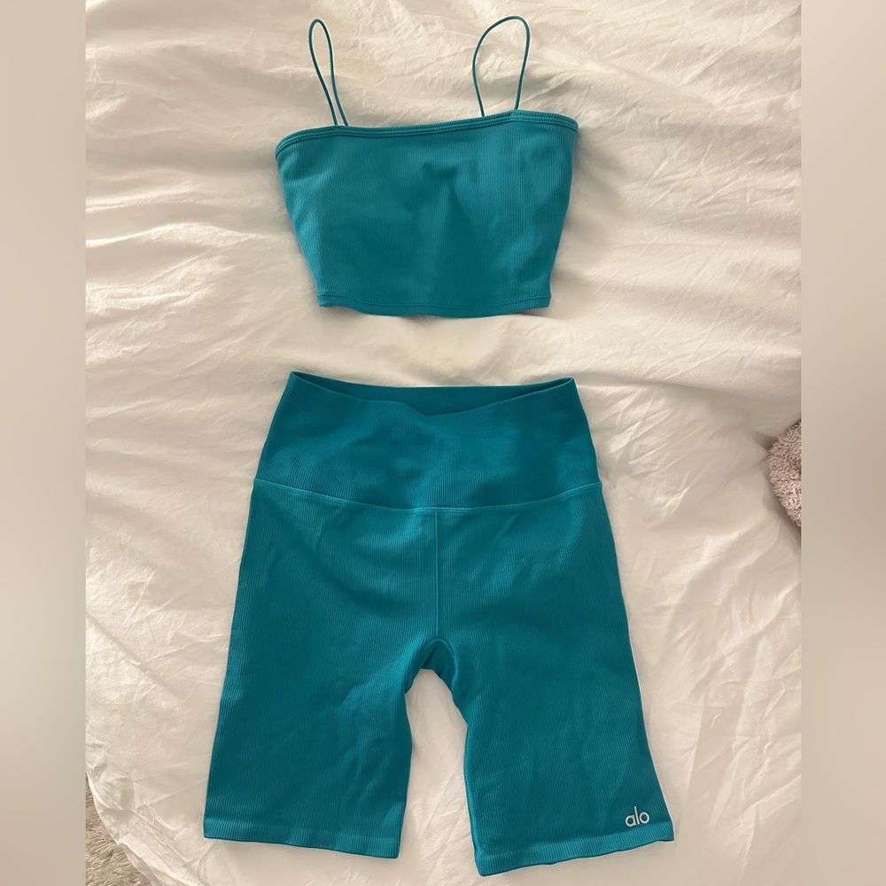 ALO Yoga Blue Splash - Goddess Ribbed Bandeau Top & 7” Seamless Biker Short